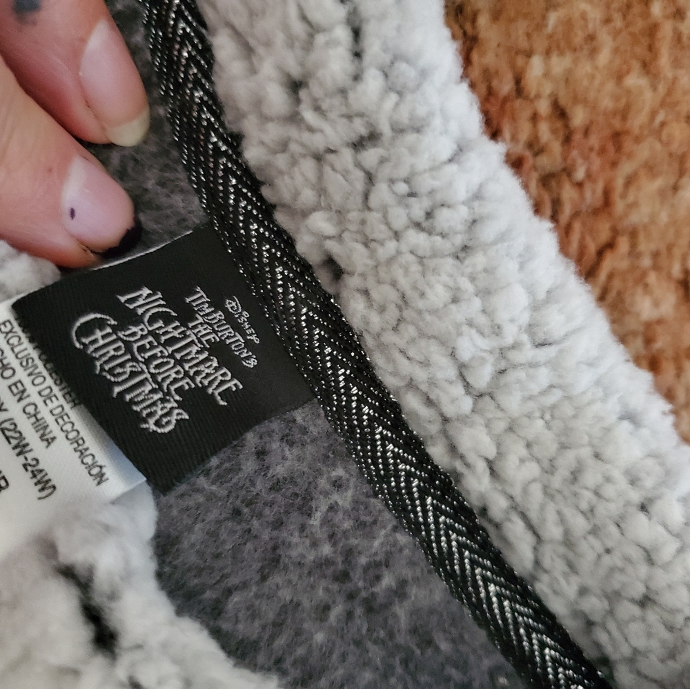 Sweater - Picture 3 of 3